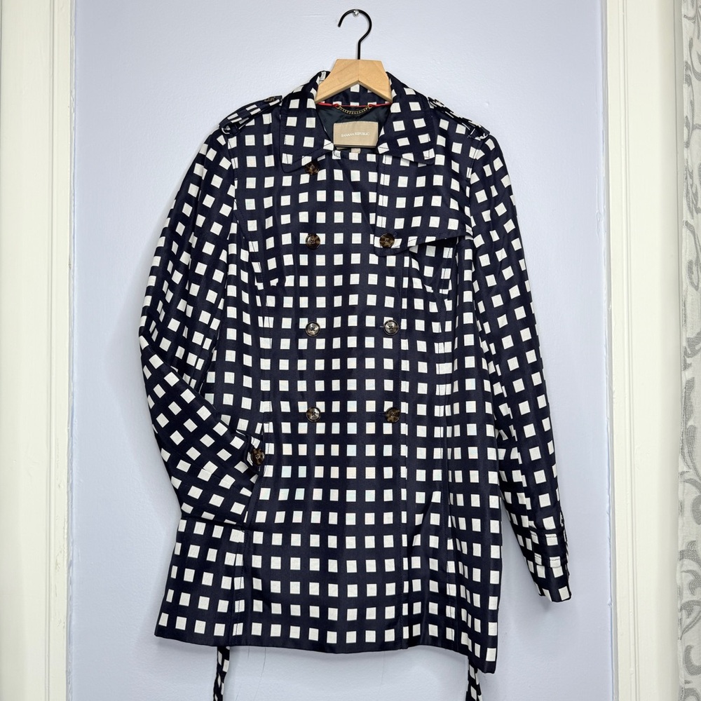 Like New! Banana Republic blue white gingham trench with belt size Large - Picture 4 of 15
